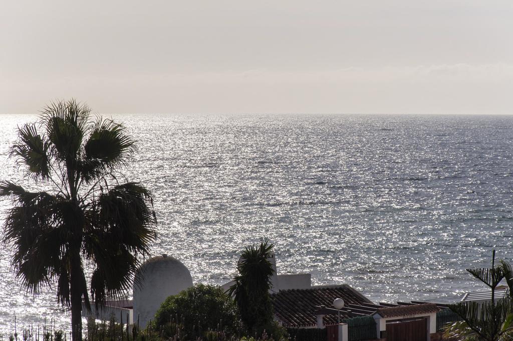 Marina Del Sol Apartment By Rafleys フエンヒロラ エクステリア 写真