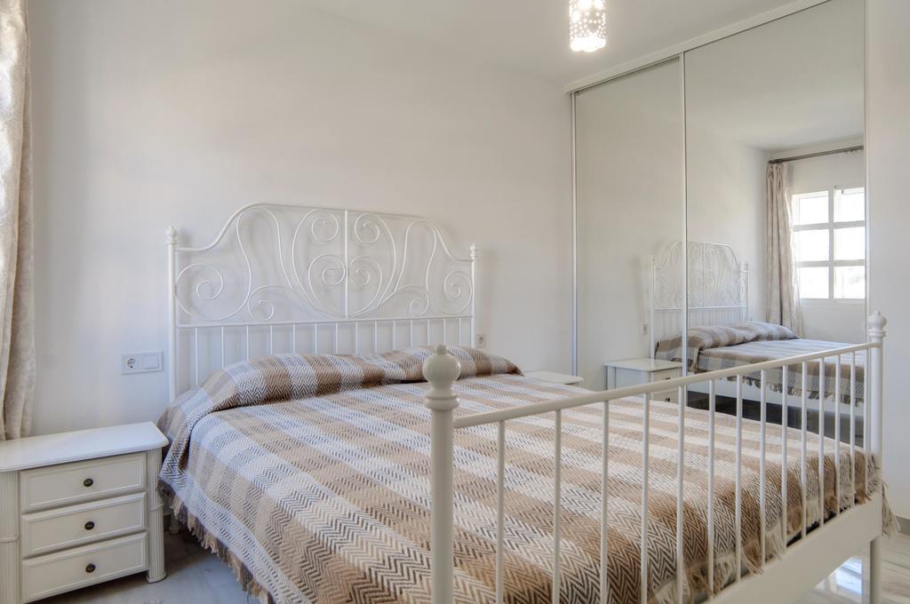 Marina Del Sol Apartment By Rafleys フエンヒロラ エクステリア 写真